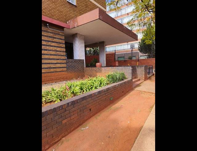 3 BEDROOM APARTMENT FOR SALE IN MUCKLENEUK